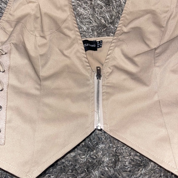 Cargo Halter Top - Picture 5 of 8